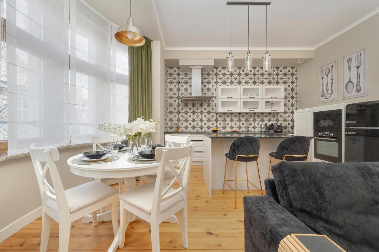 Aesthetic One Bedroom Apartment In Wroclaw By Noclegi Renters Ngoại thất bức ảnh